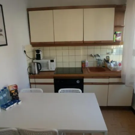 Gare Avec Parking Apartamento *